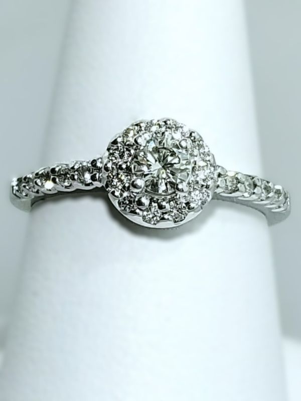 Diamond engagement Ring