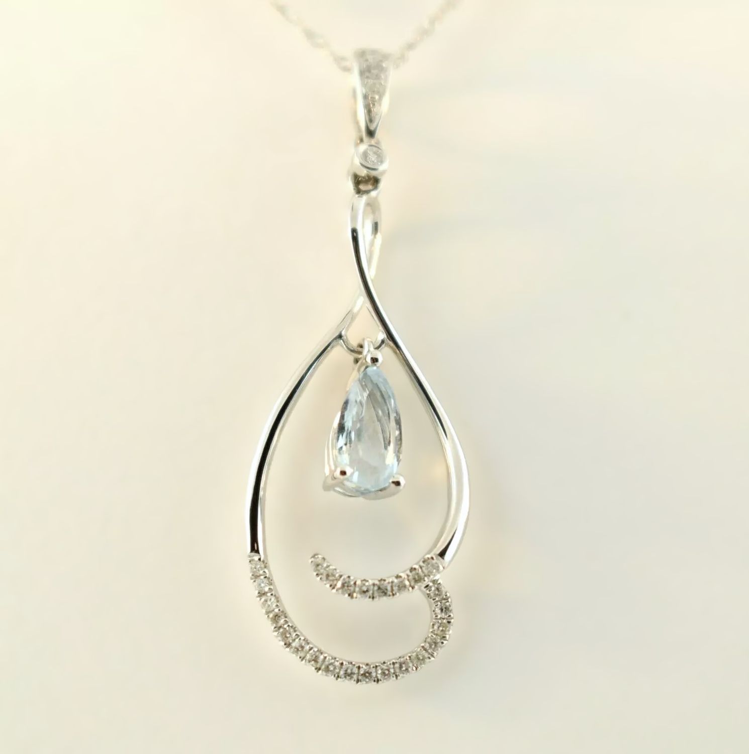 ​Aquamarine and Diamond pendant