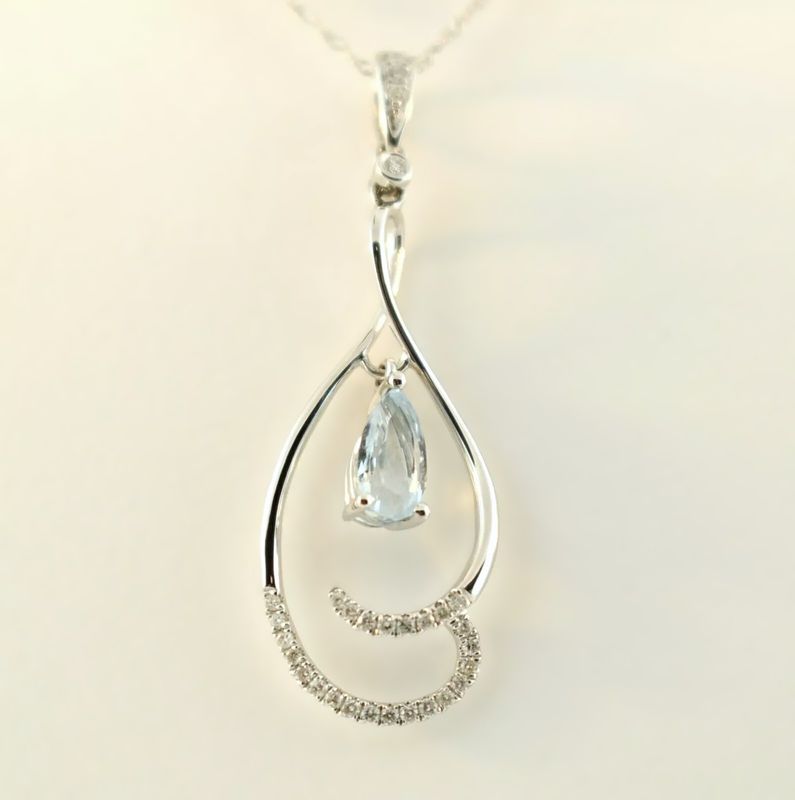 ​Aquamarine and Diamond pendant