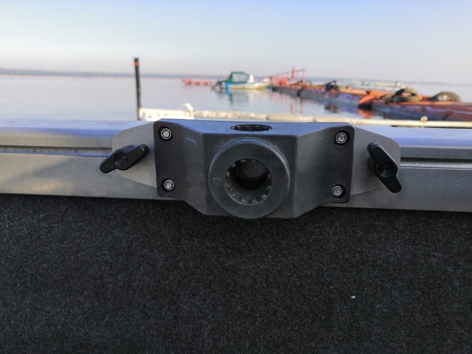 Система подвесов для сэндвич панелей. Т- образный соединитель 35х135х135х2мм, оцинк. Крепежная т-образная пластина тр 135х135х35. Т-паз крепления. Пластина т-образная 150х127х38.