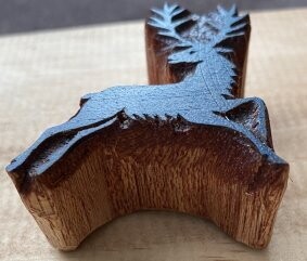 Hirsch links klein  Handgeschnitzte Stempel aus Holz  Holzstempel Model Handdruck