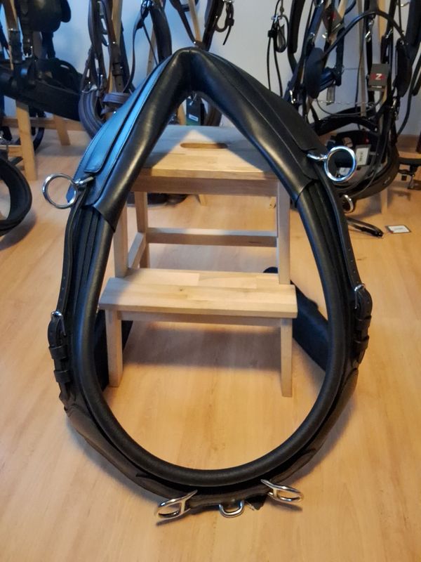 Ideal Kaltblut Marathon Kumt schwarz Leder Ideal Kaltblut Marathon Kumt schwarz Leder