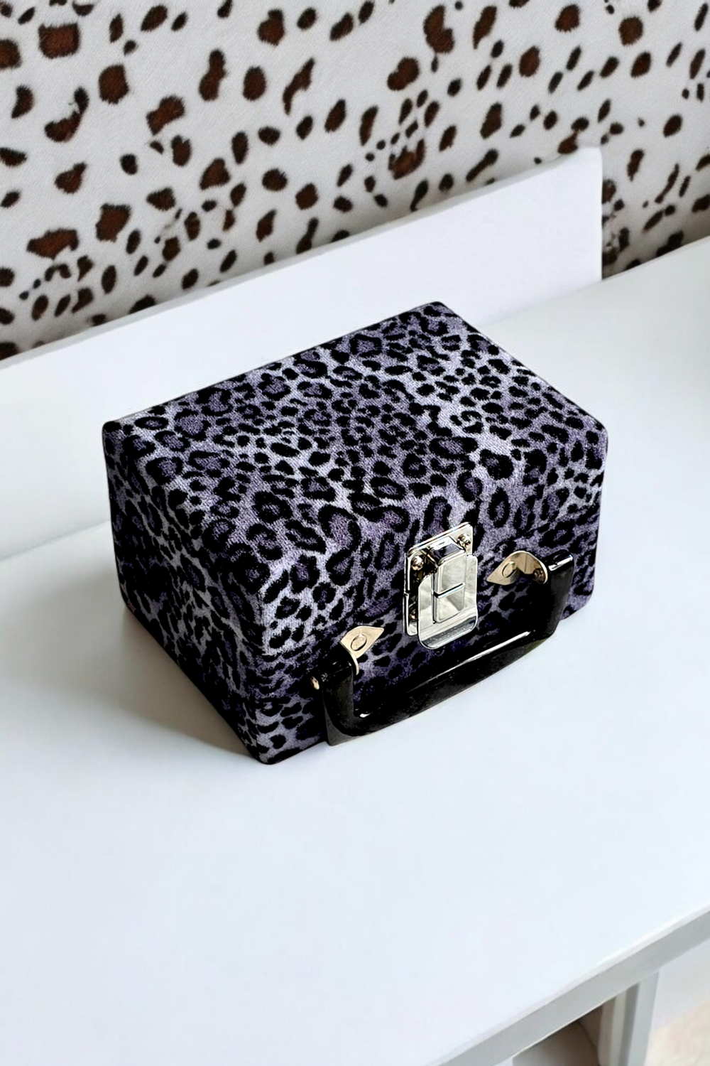 Faux Fur Leopard Print Deluxe Minidisc Case