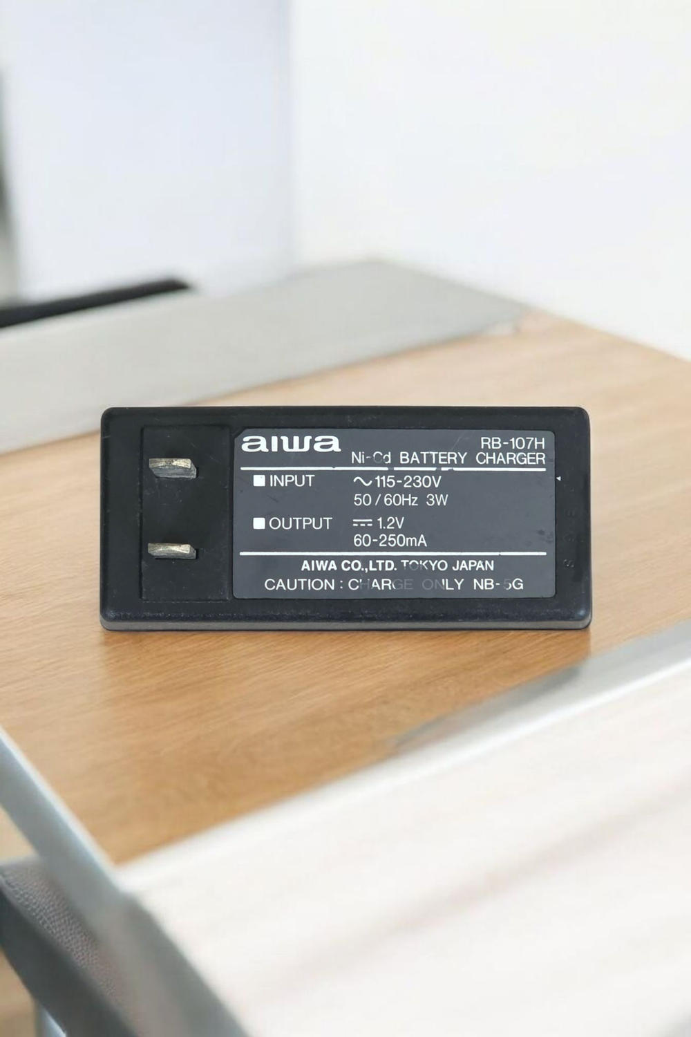 Aiwa RB-107H Gumstick Charger