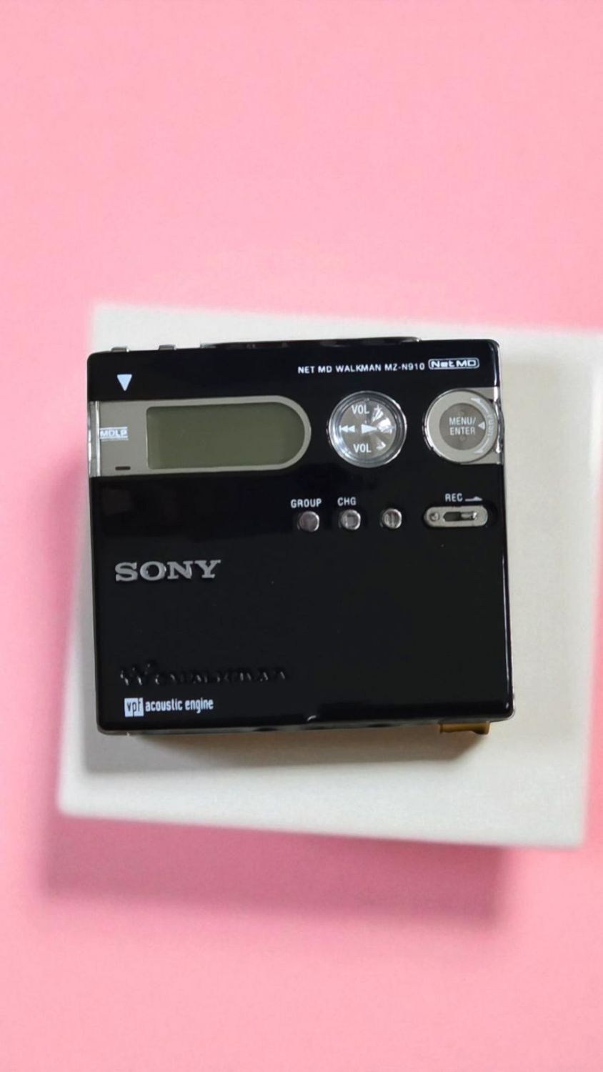 Recoloured Black Sony MZ-N910