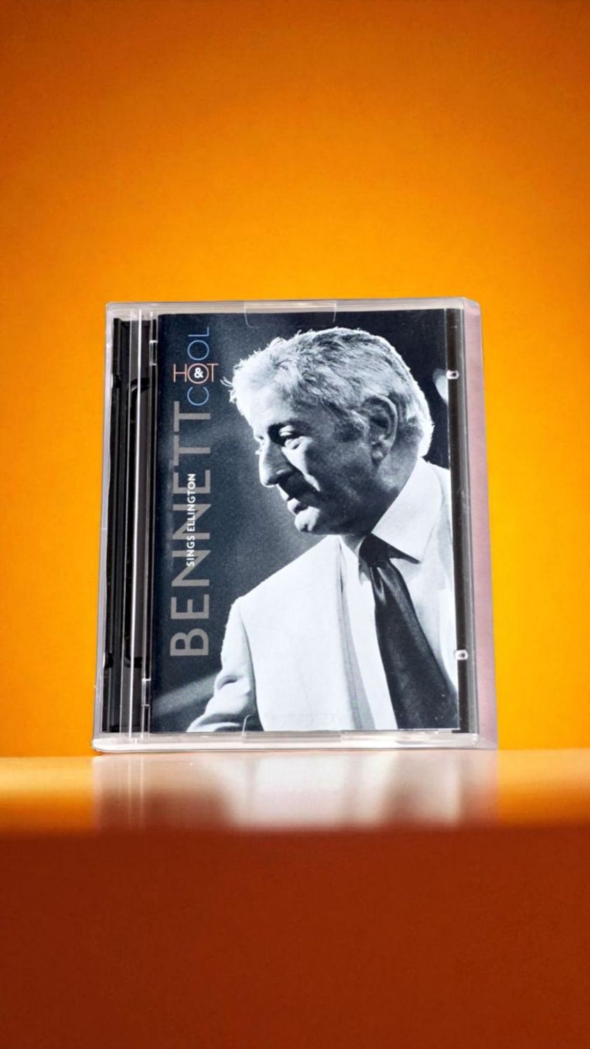 Tony Bennett - Hot +  Cold