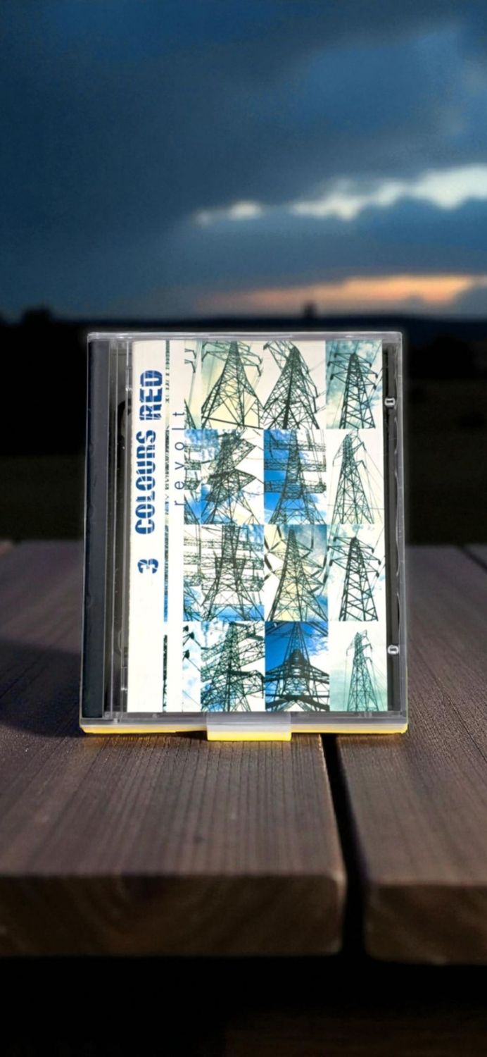 3 Colours Red - Revolt