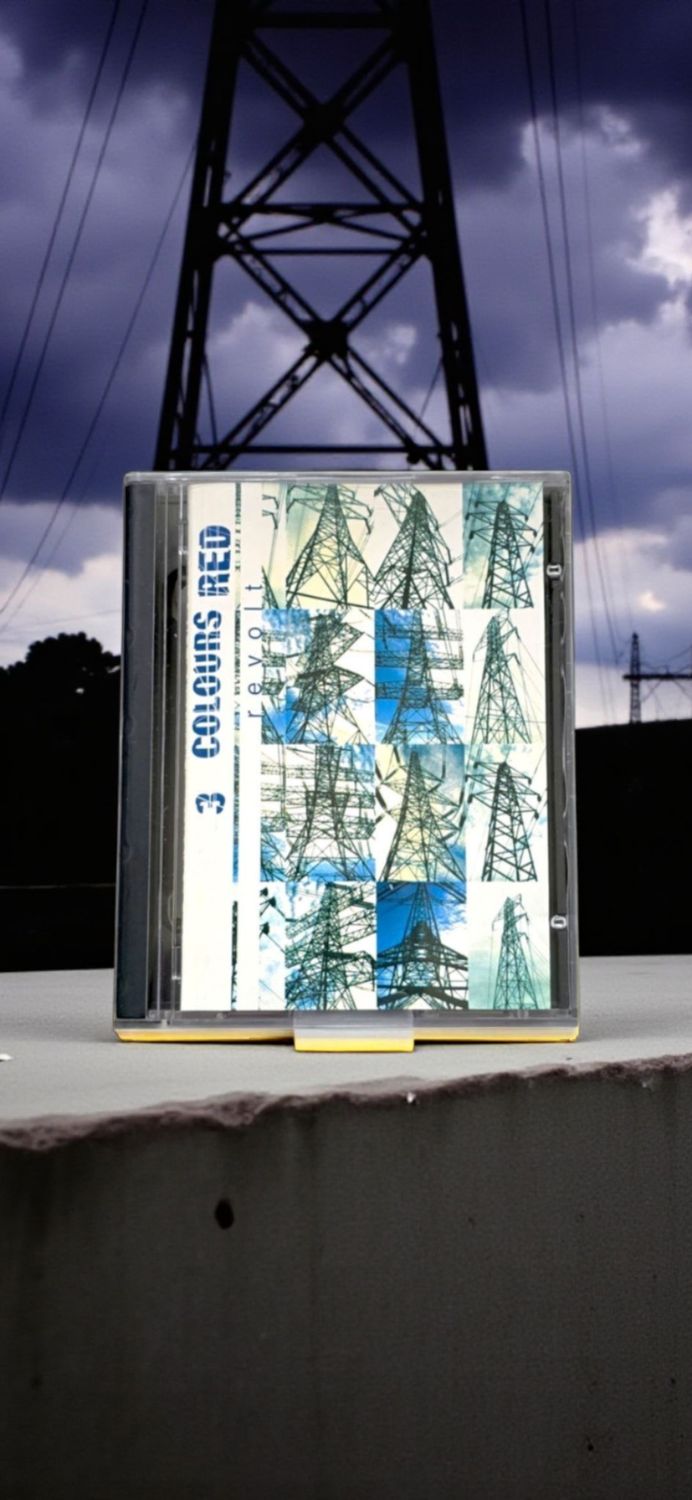 3 Colours Red - Revolt