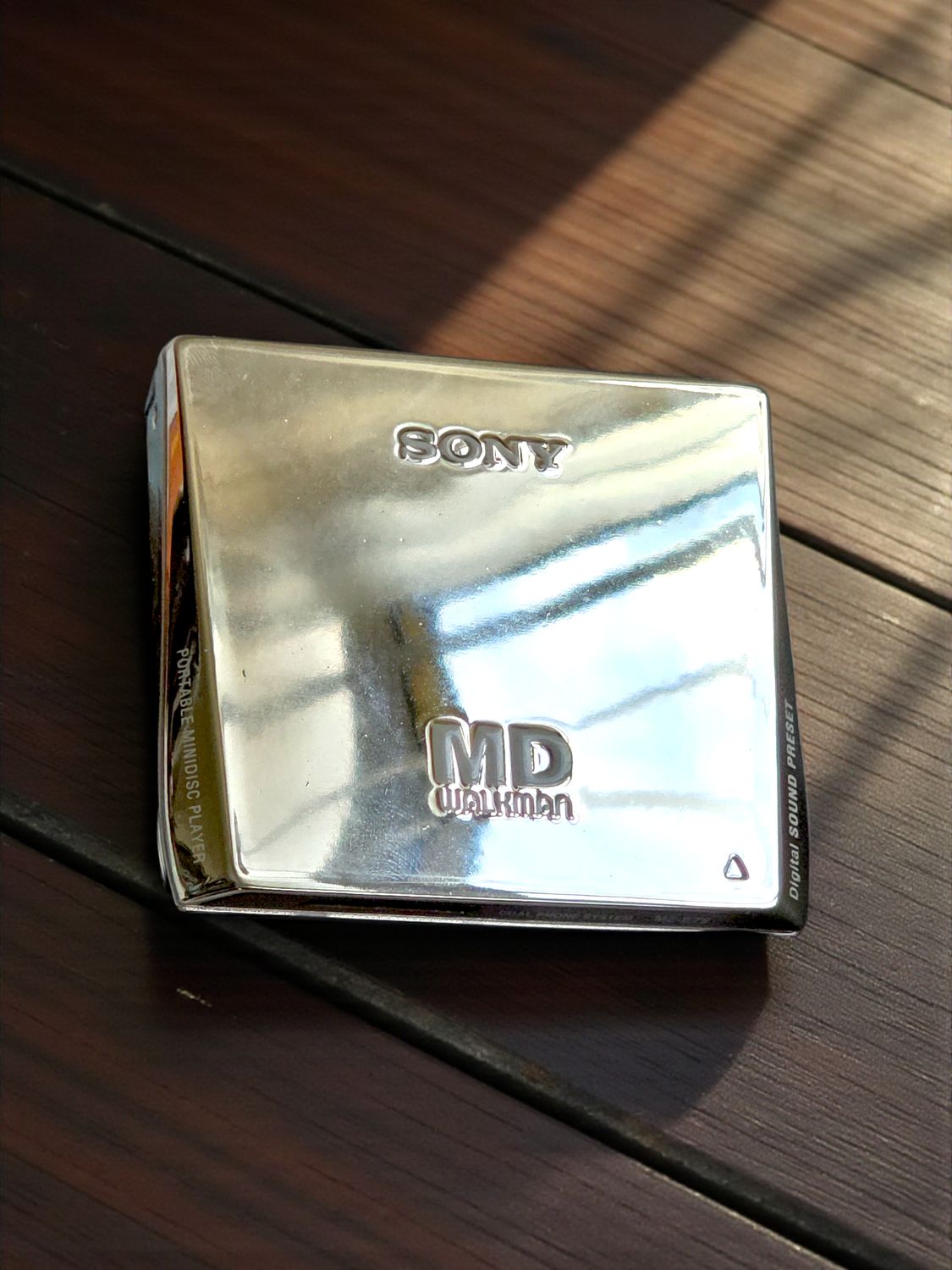 Molded Chrome Sony MZ-E75