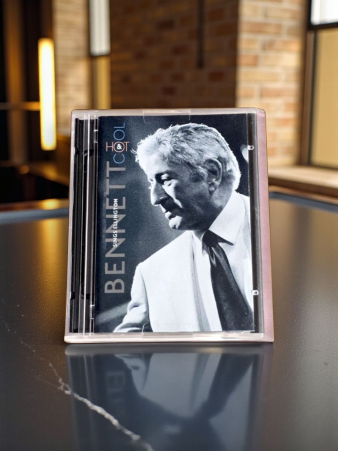 Tony Bennett - Hot +  Cold