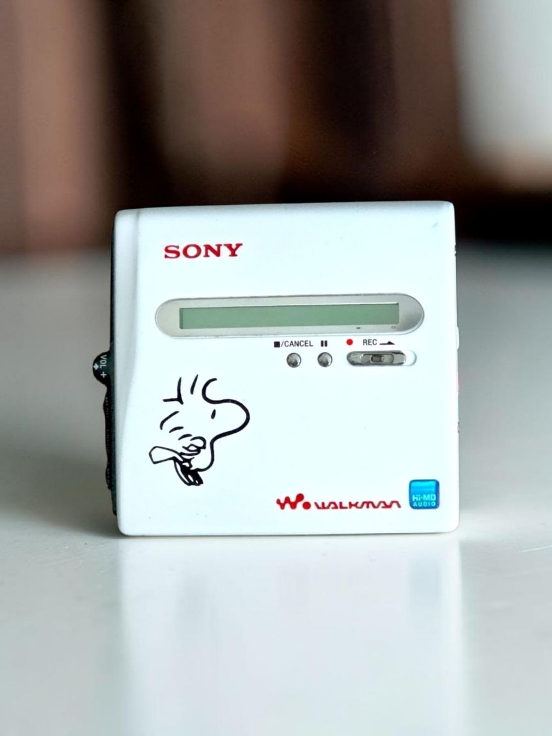 Matt White Peanuts Themed Sony MZ-NH1
