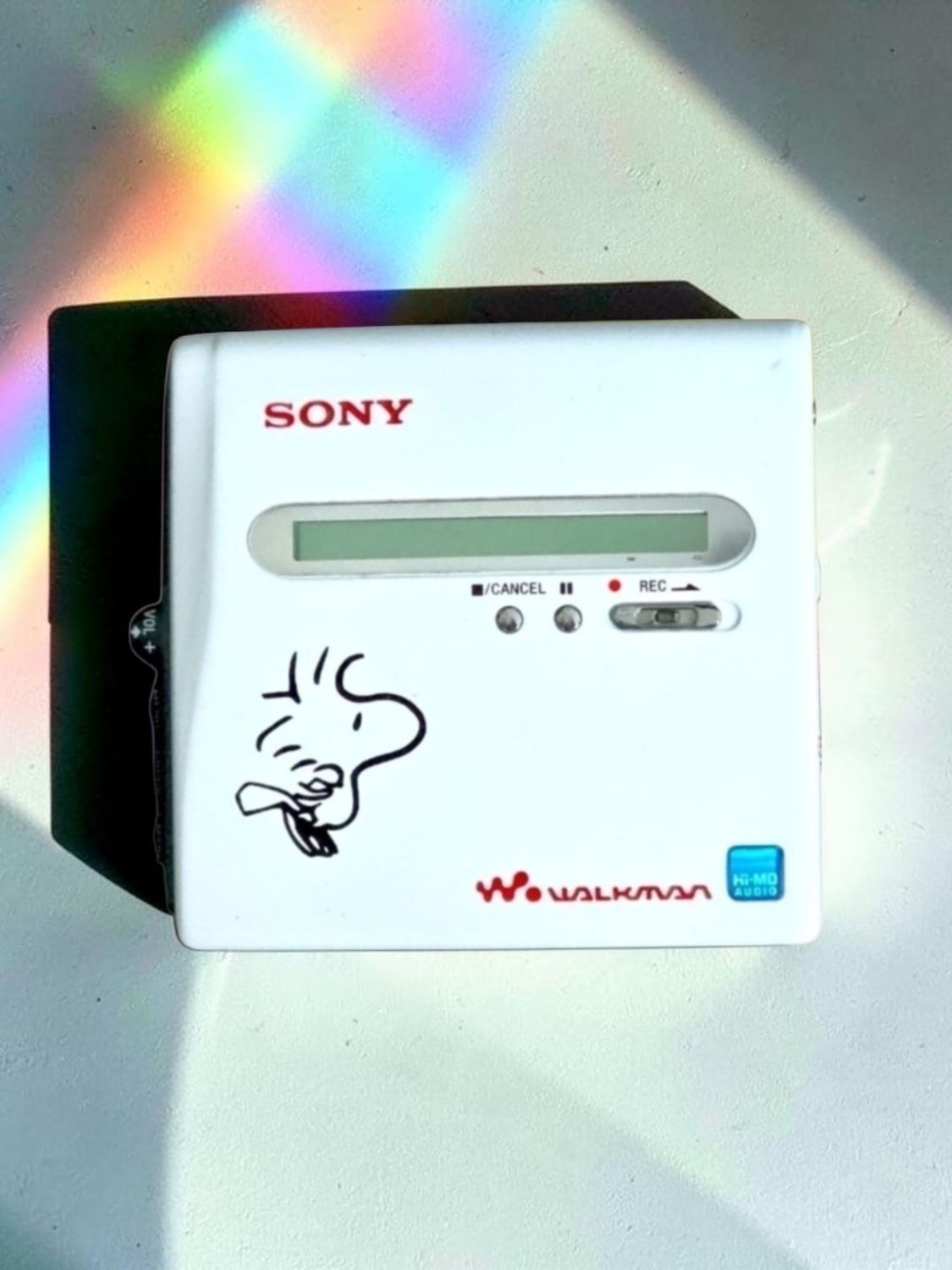Matt White Peanuts Themed Sony MZ-NH1