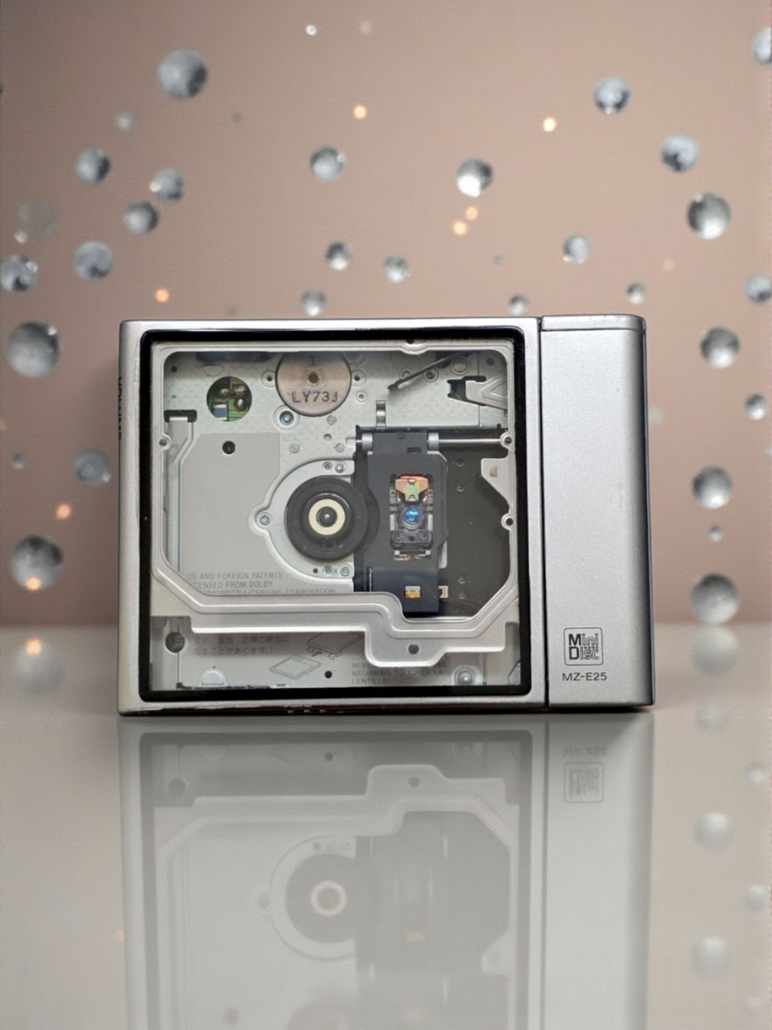 Sony MZ-E25 with Rectangular Clear Front Window