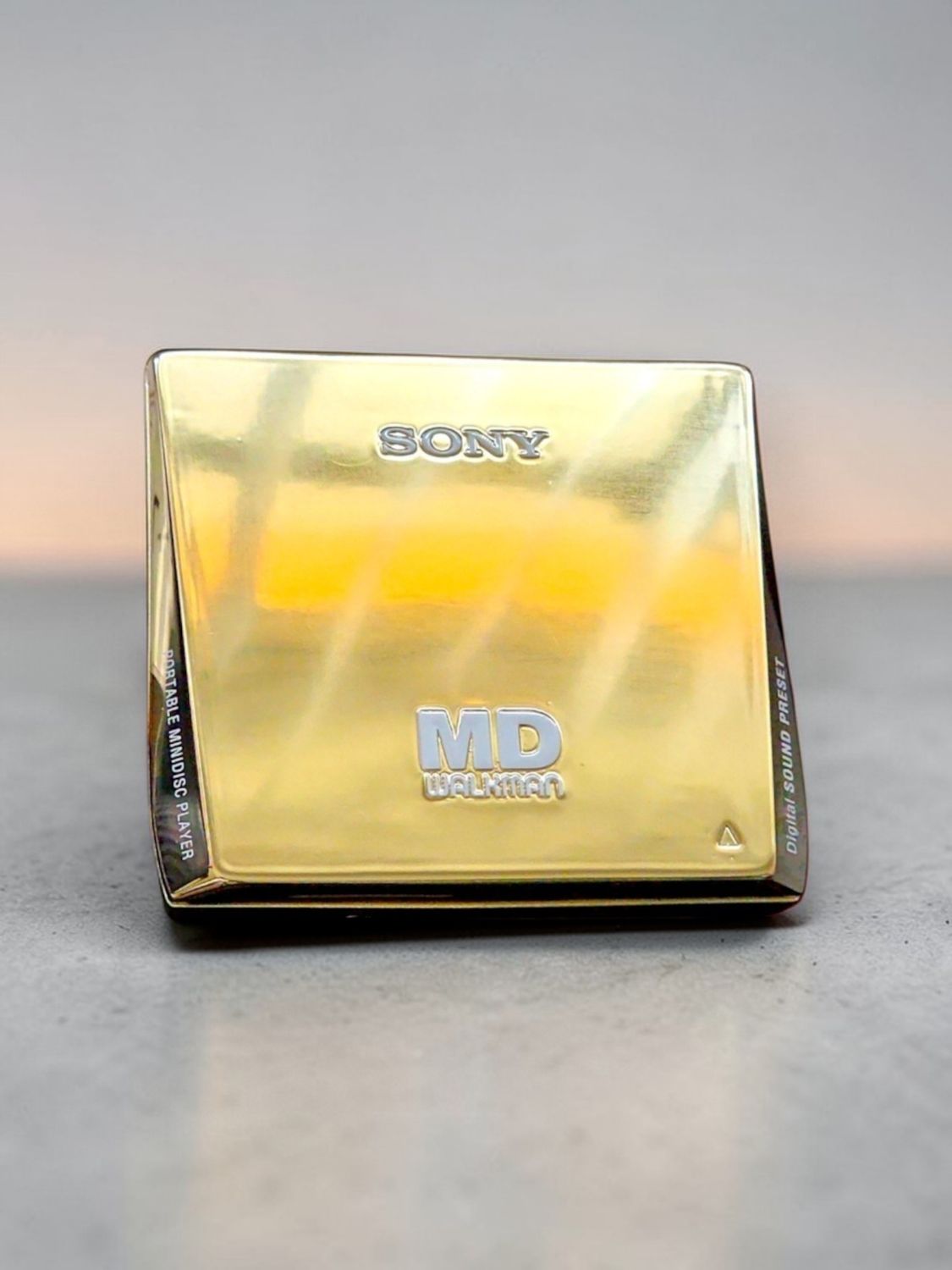Modded Light Gold Sony MZ-E75