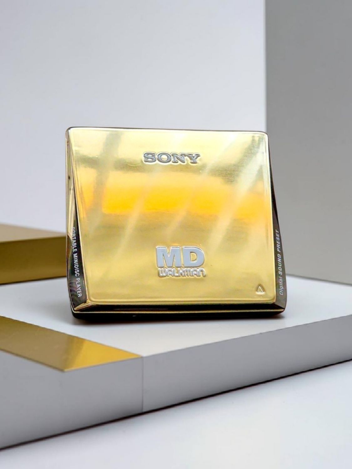 Modded Light Gold Sony MZ-E75