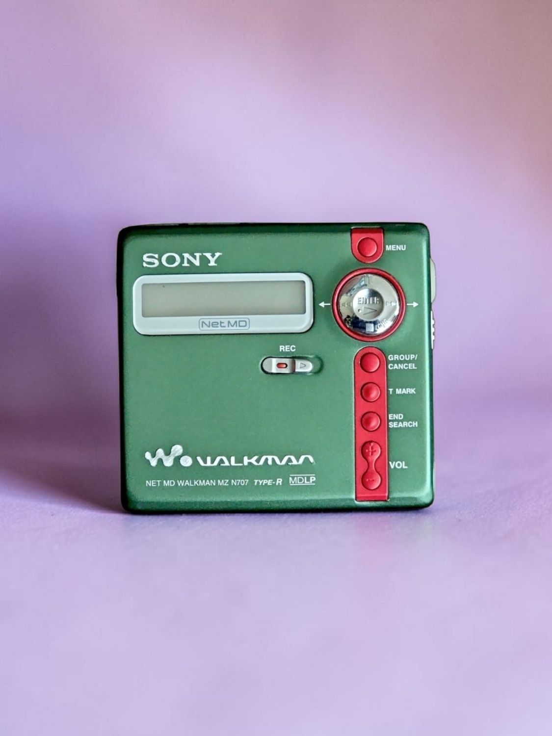 Recoloured Green Sony MZ-N707 with Red Stripe