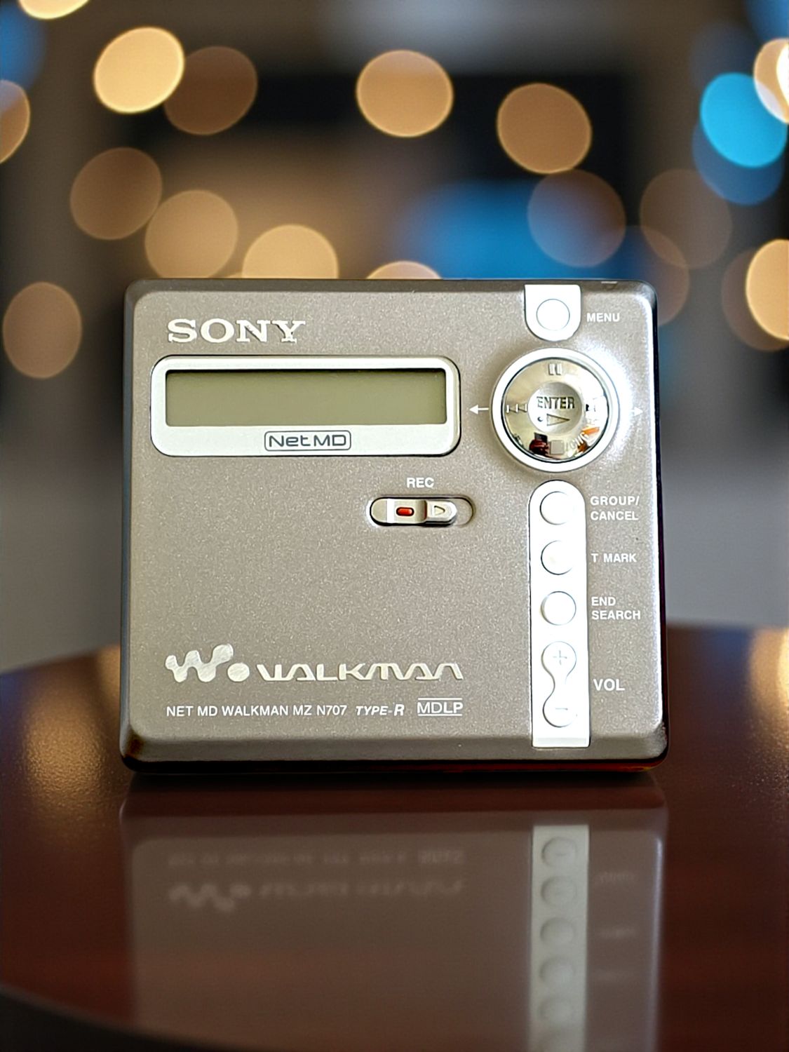 Recoloured Silvery Grey and White Sony MZ-N707