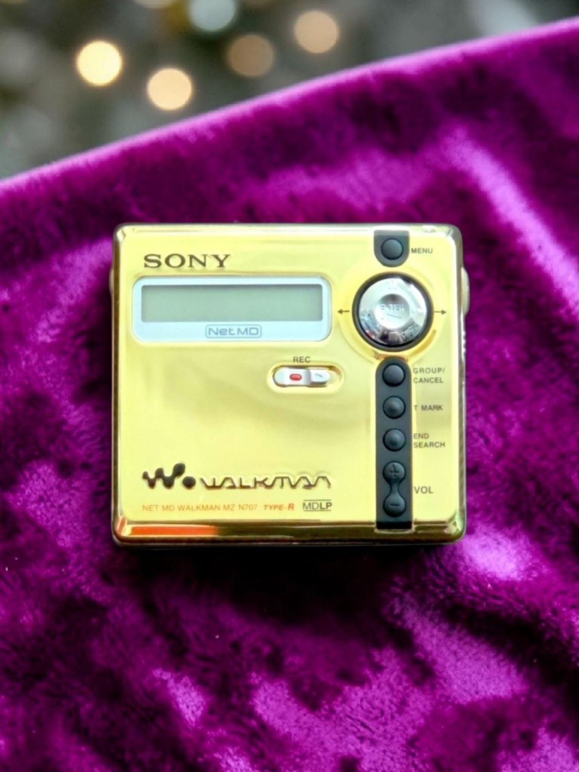 Recoloured Metallic Gold Sony MZ-N707 with Black Stripe