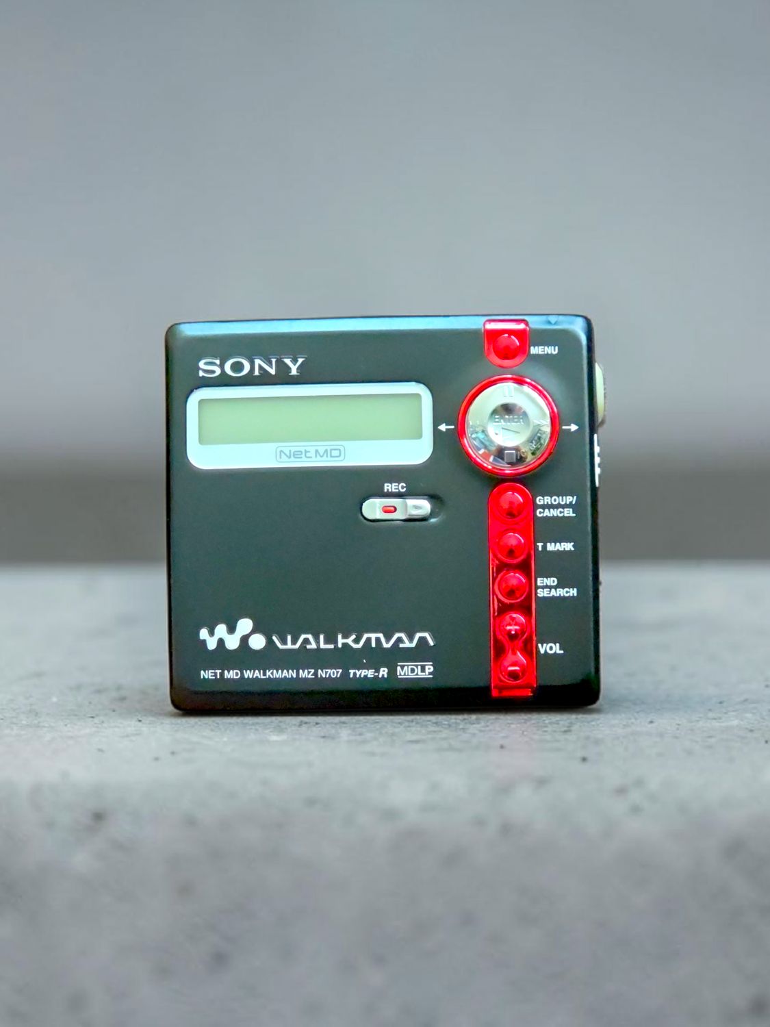 Recoloured Black and Shiny Red Sony MZ-N707