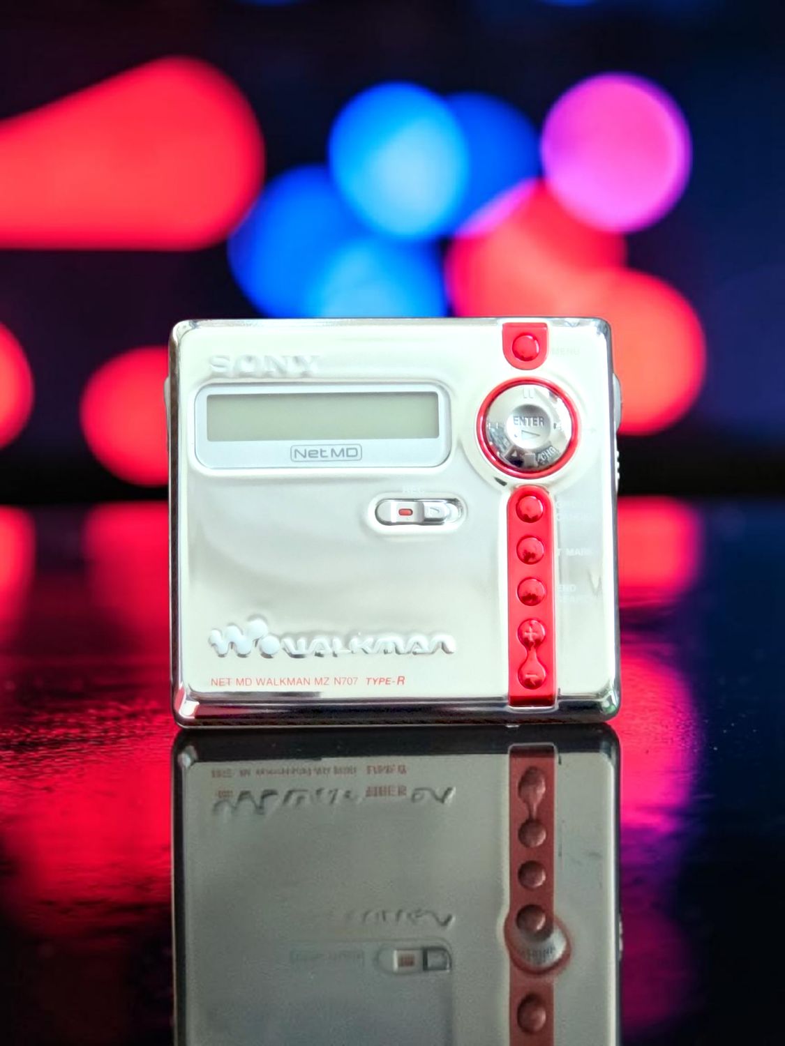 Recoloured Chrome and Red Sony MZ-N707