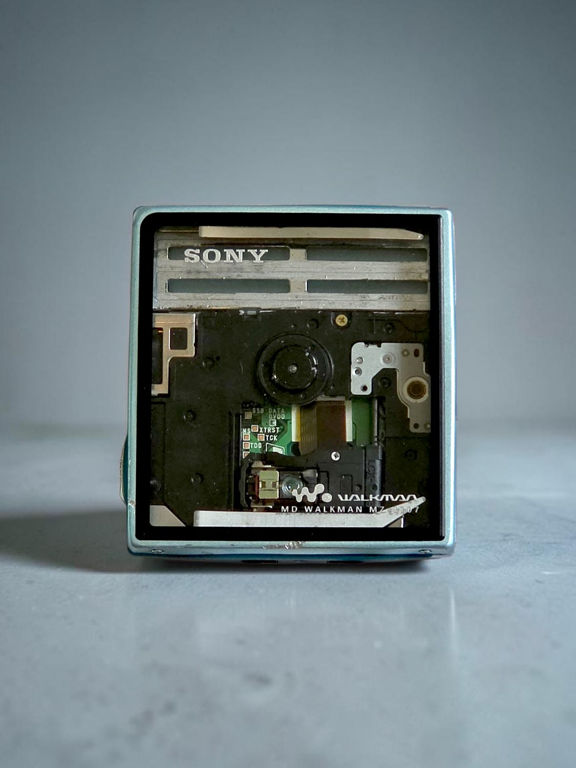 Sony MZ-E707 with Clear Front Window