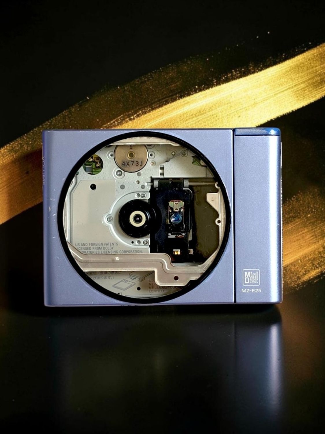 Sony MZ-E25 with Clear Circular Front Window