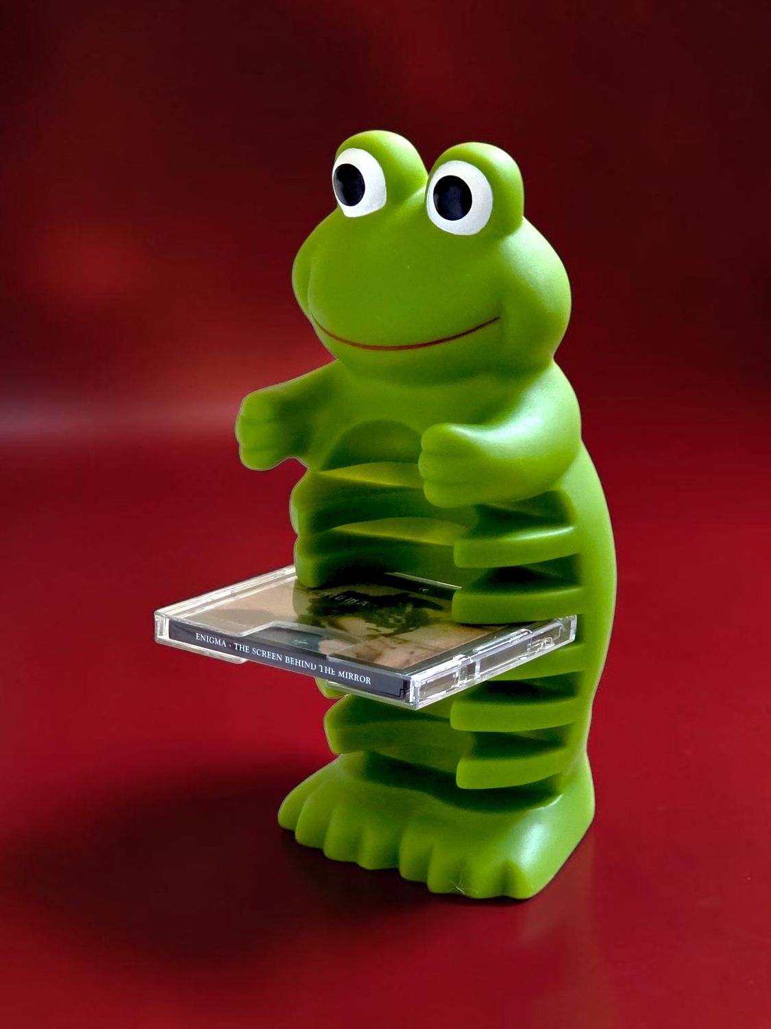Vintage Frog-Shaped 6-Disc Display Rack