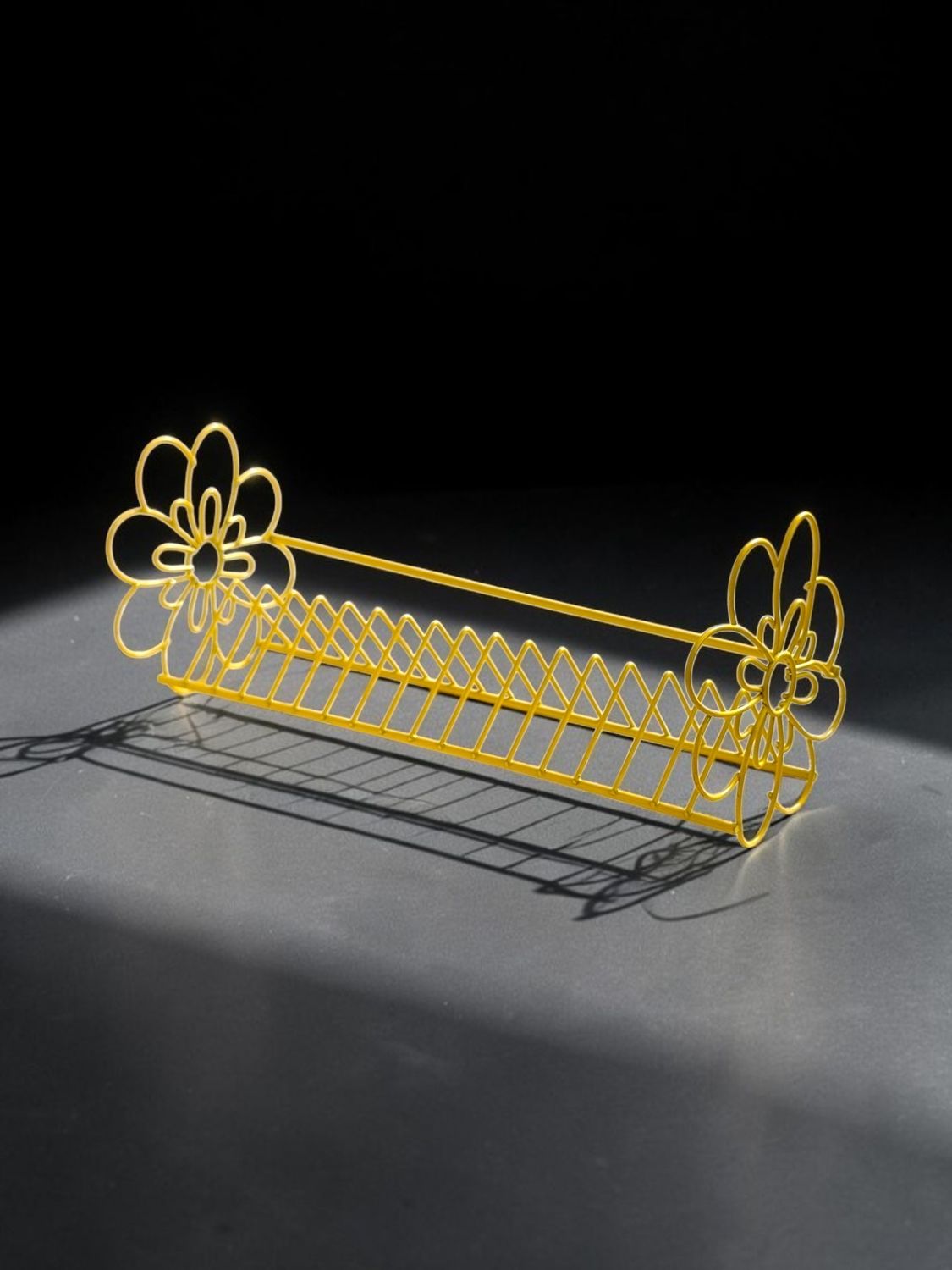 Yellow 16-Disc Wired Display Rack
