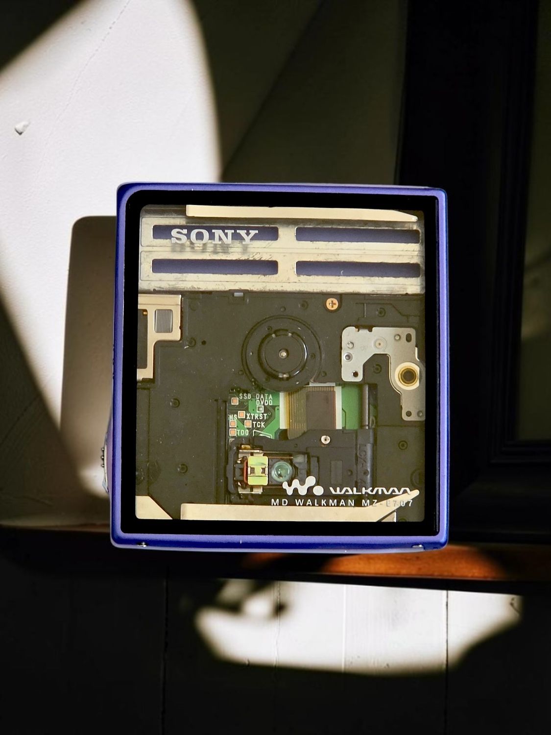 Sony MZ-E707 with Clear Front Window