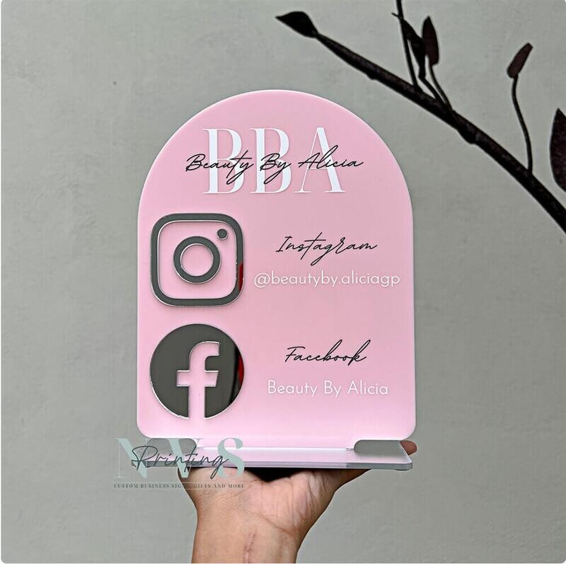 2 Icons Social Media Sign in Arch Shape 2 Icons Social Media Sign in Arch Shape