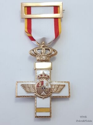 Cruz de la Orden del Mérito​ Aeronáutico distintivo amarillo