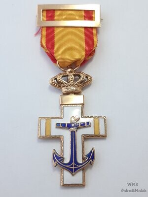 Cruz de la Orden del Mérito Naval distintivo amarillo