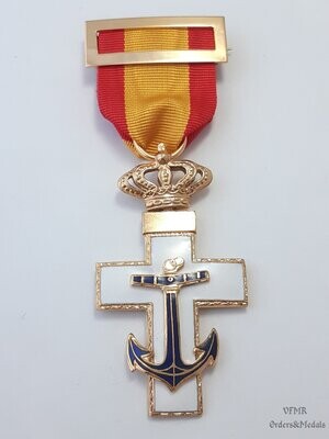 Cruz de la Orden del Mérito Naval distintivo blanco