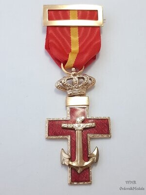 Cruz de la Orden del Mérito Naval distintivo rojo