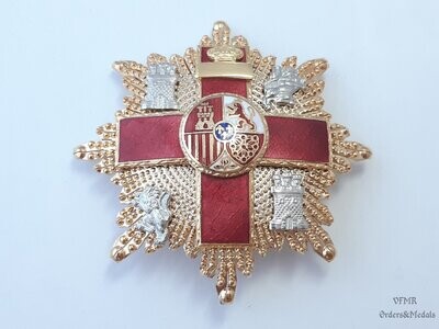 Gran Cruz de la Orden del Mérito Militar distintivo rojo