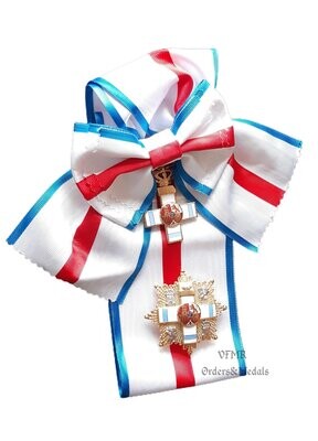 Gran Cruz de la Orden del Mérito Militar distintivo azul con banda y venera