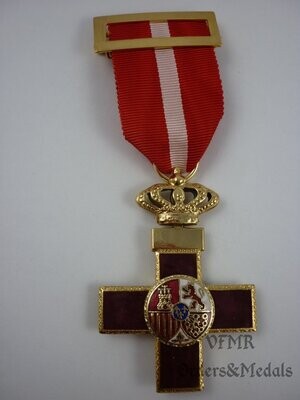 Cruz de la Orden del Mérito Militar distintivo rojo