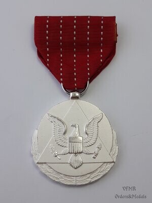 Medalla por Excepcional Servicio Público al Ejército