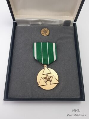 Medalla del comandante por servicio civil