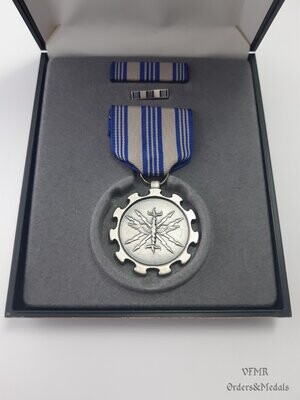 Medalla de logro meritorio de la Fuerza Aérea