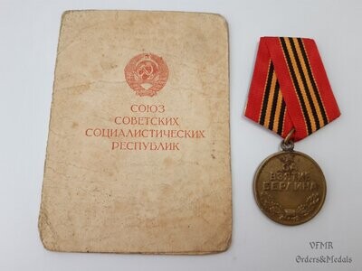 Medalla de la toma de Berlín con documento de concesión