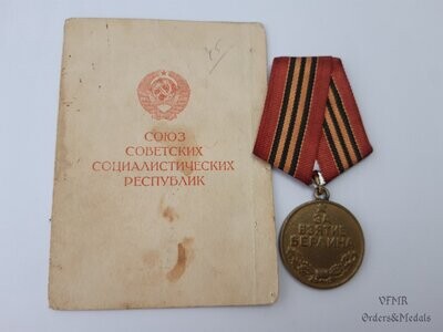Medalla de la toma de Berlín con documento de concesión