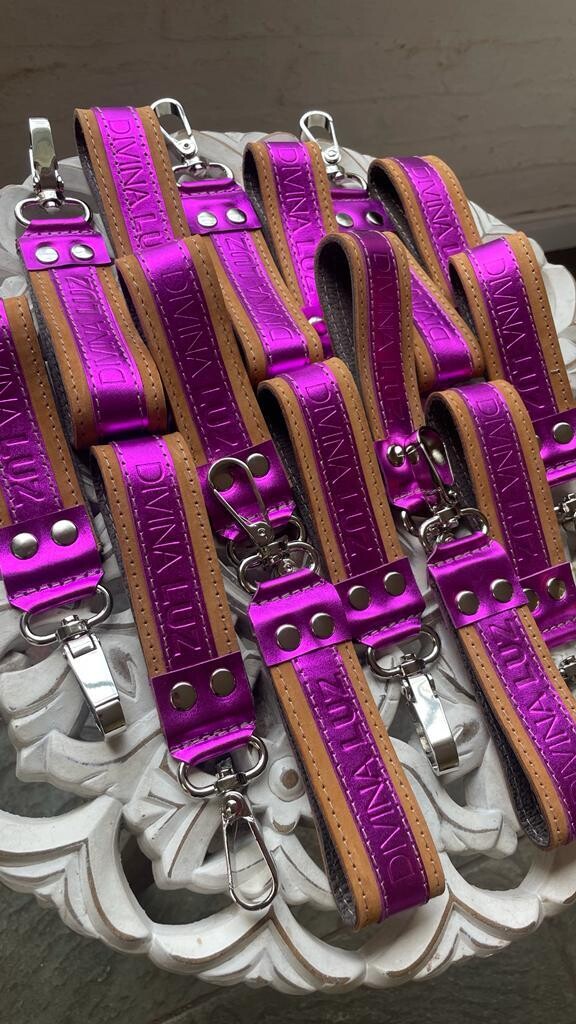 Llavero fucsia