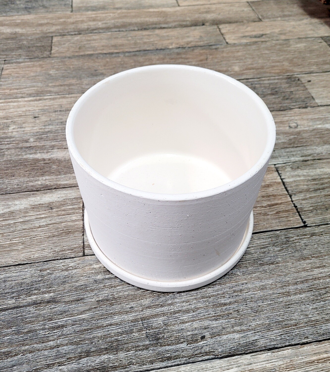 8" White Easton Pot