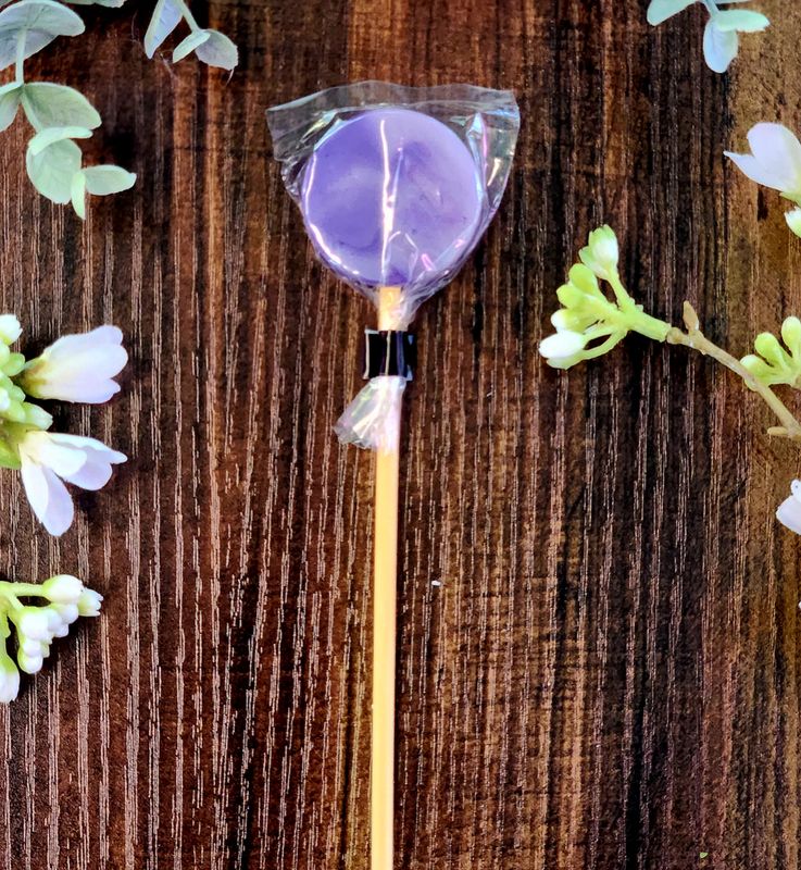Mini Handcrafted Rainbow Lollipops - Earl Grey Latte