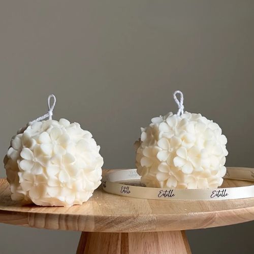 Hydrangea Ball Candle - Cream Bergamot & Wood