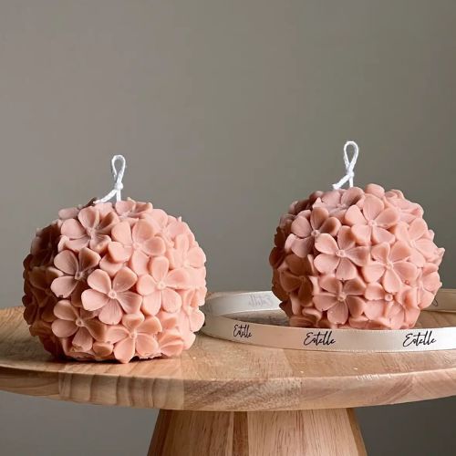 Hydrangea Ball Candle - Nude Vanilla & Cashmere