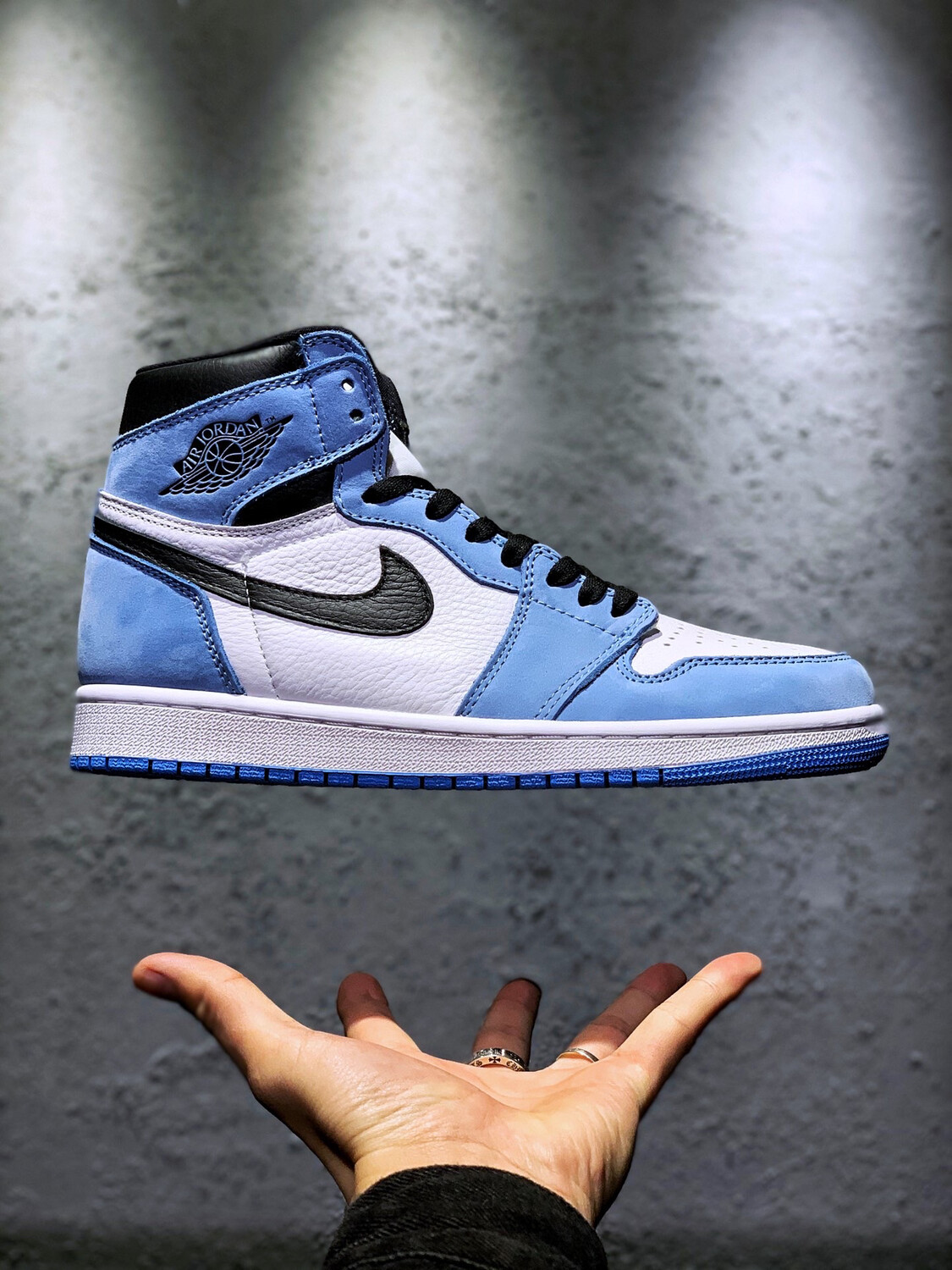 universal blue jordan 1