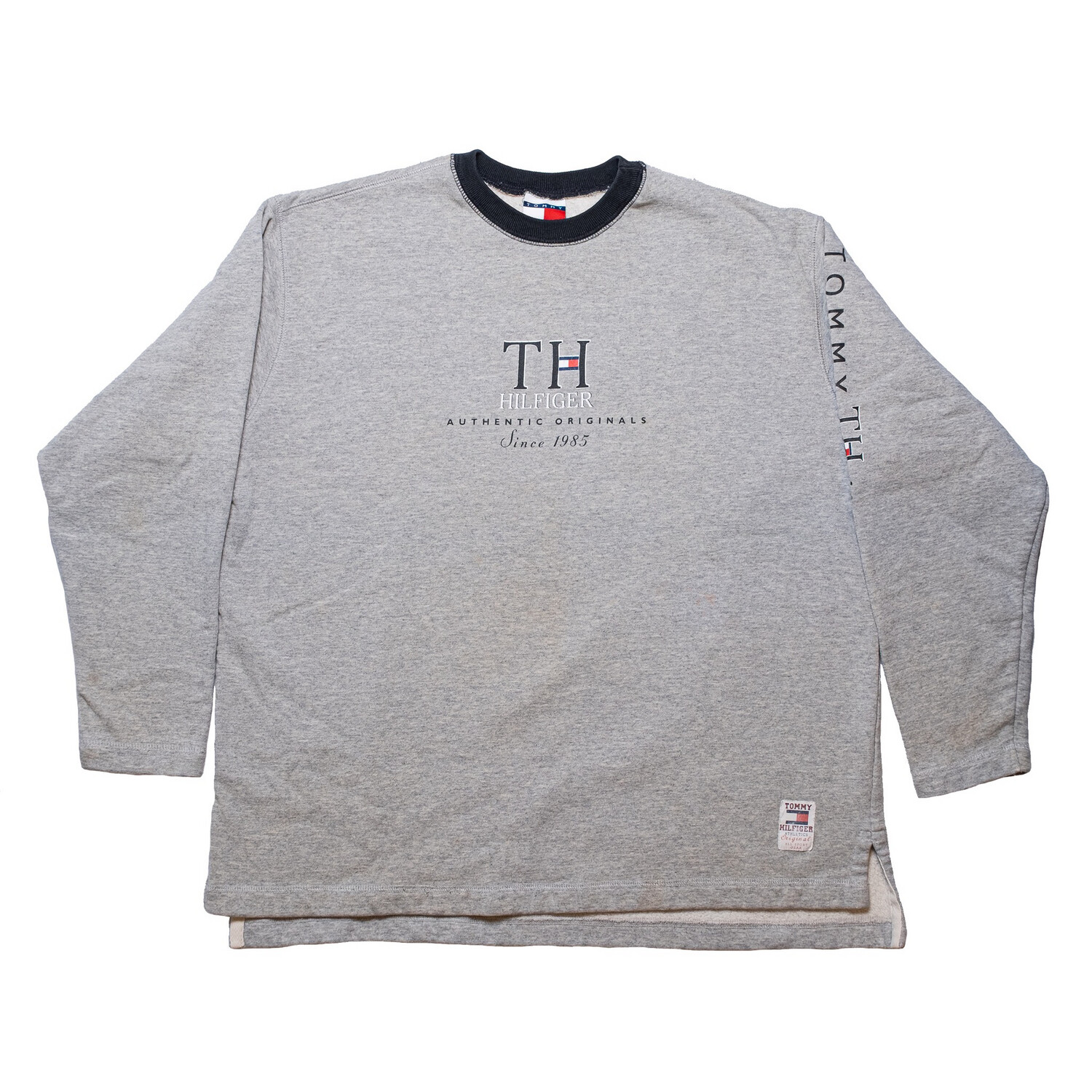 Vintage Tommy Hilfiger Sweatshirt • Medium