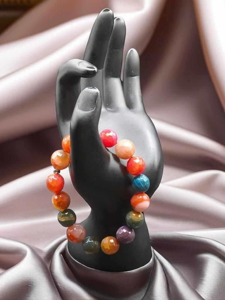 Beautiful Woman&#39;s Colorful Agate Bracelet